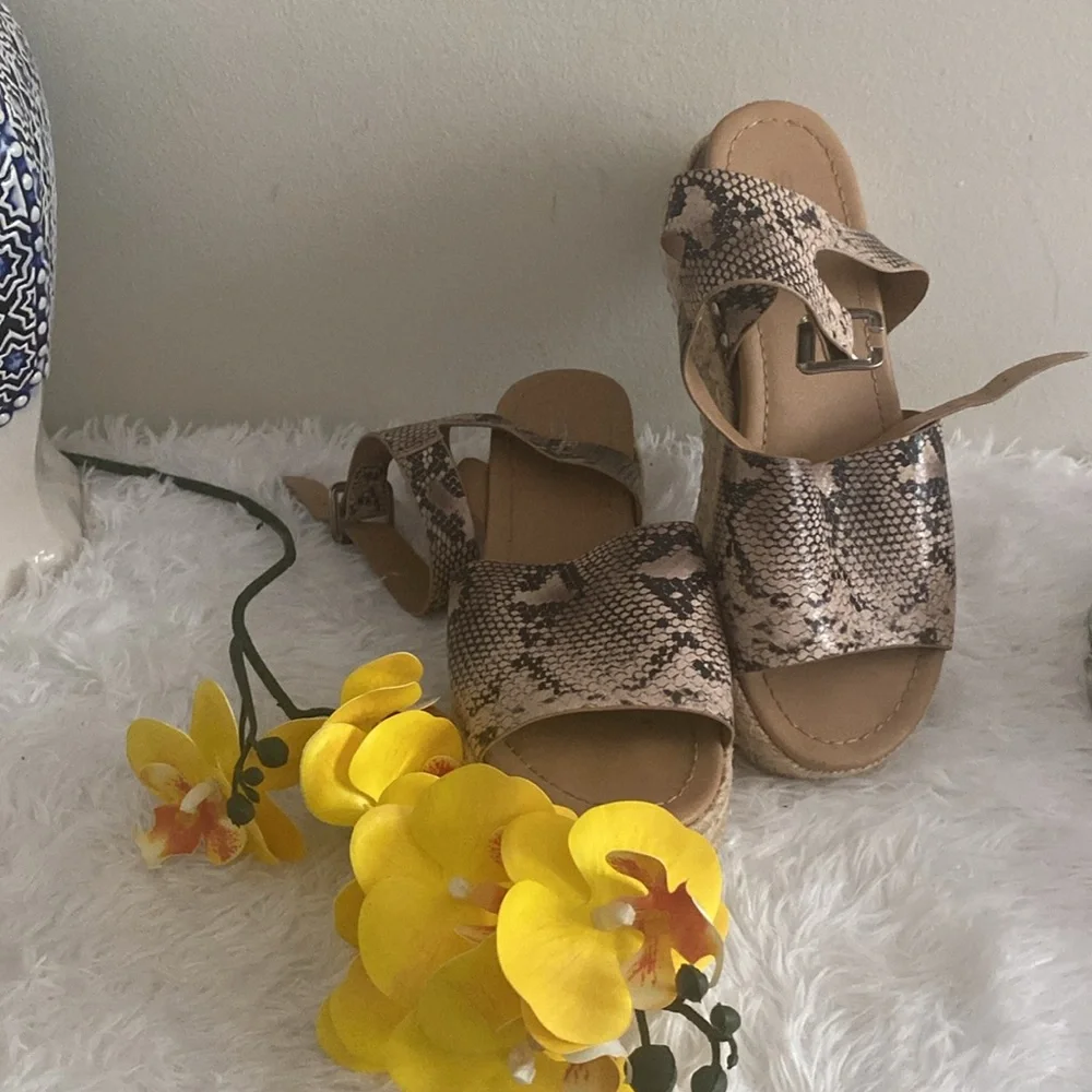 Elegant Snakeskin Espadrille Sandals